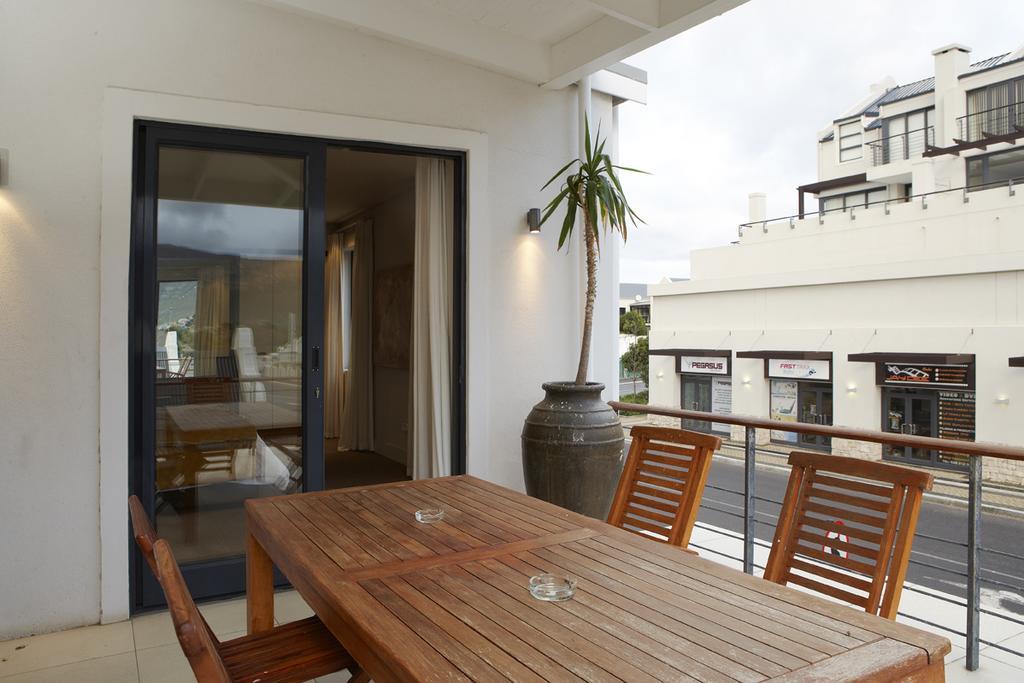 Marine Square Luxury Suites Hermanus Exteriör bild