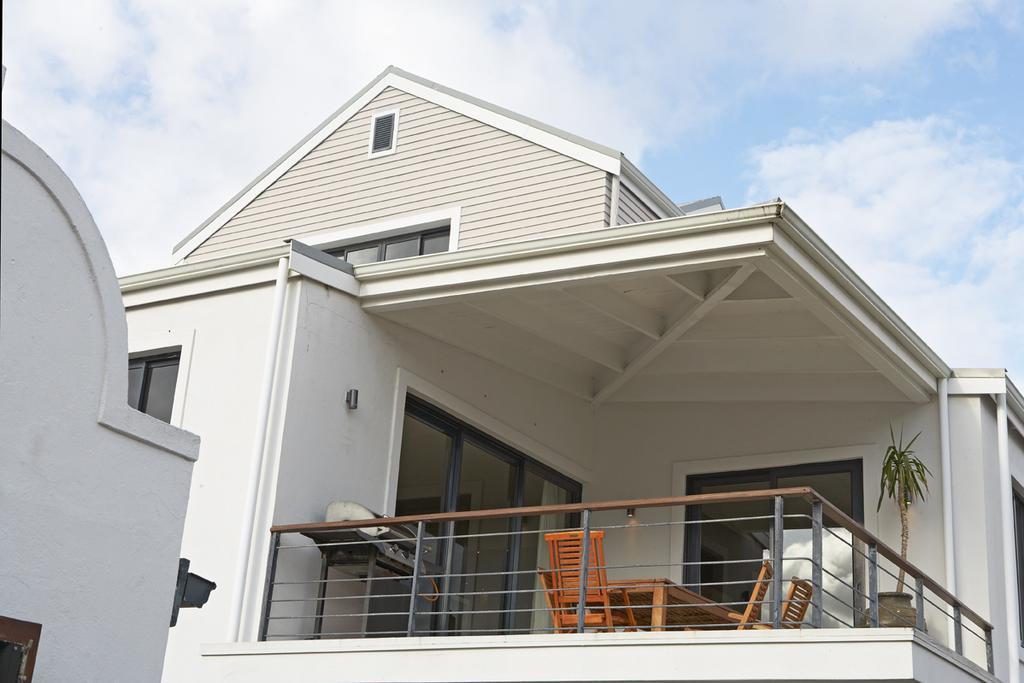 Marine Square Luxury Suites Hermanus Exteriör bild