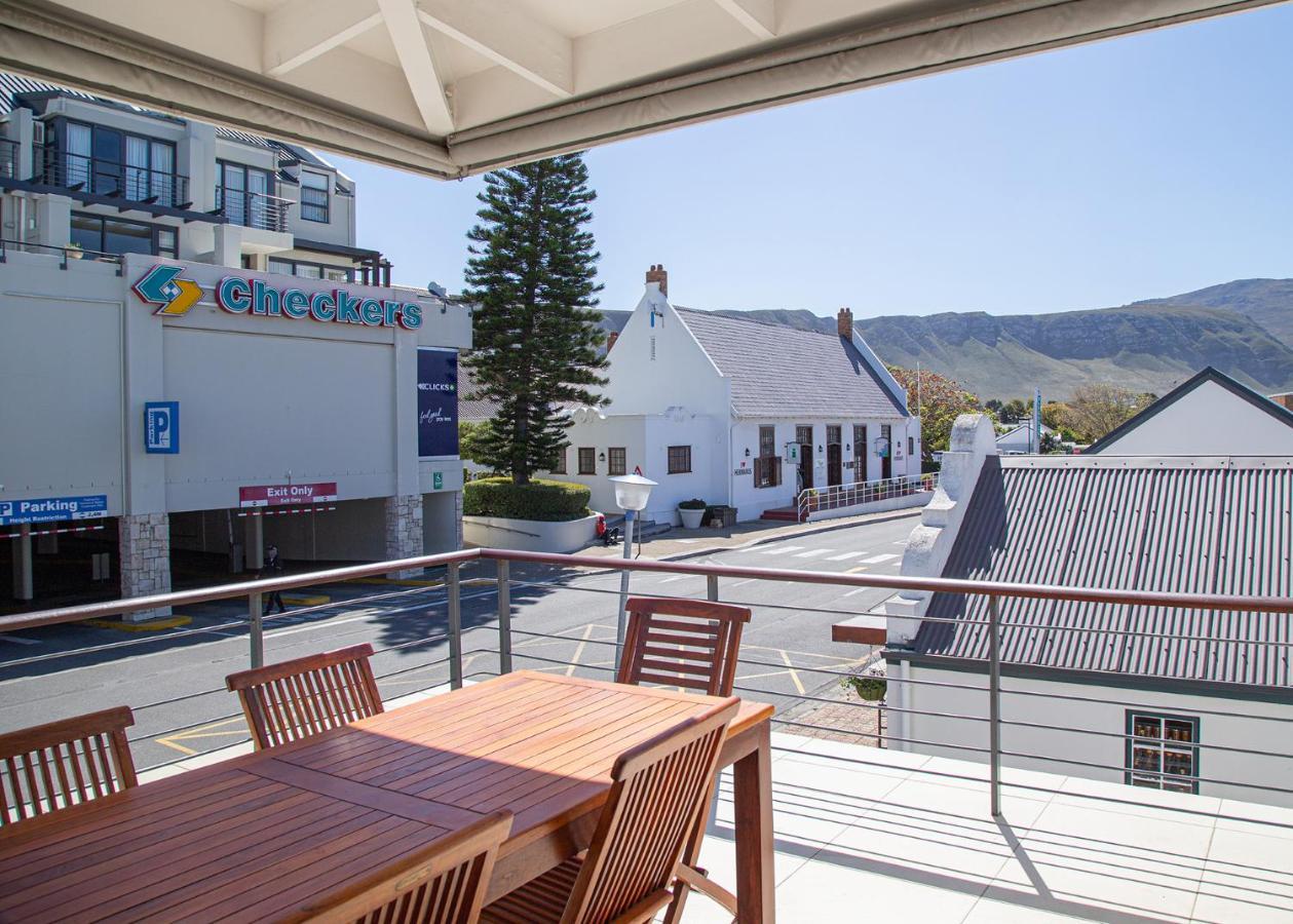 Marine Square Luxury Suites Hermanus Exteriör bild