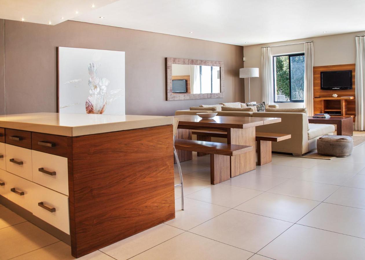 Marine Square Luxury Suites Hermanus Exteriör bild