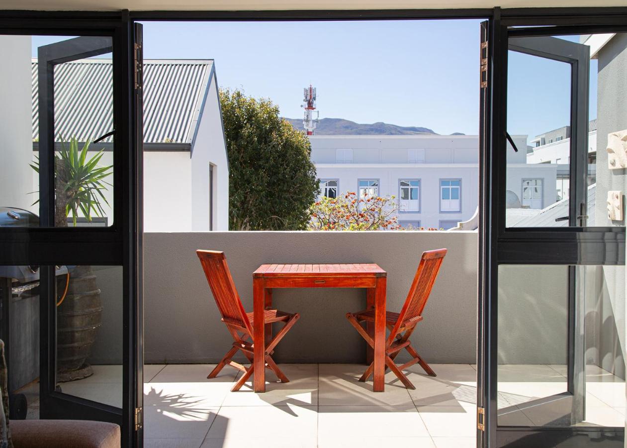 Marine Square Luxury Suites Hermanus Exteriör bild